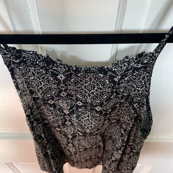 Universal Thread tank top size extra small - Picture 2 of 6